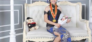 50 Inspirasi Kebaya Wisuda Cantik Yang Pas Dengan Bentuk Tubuh